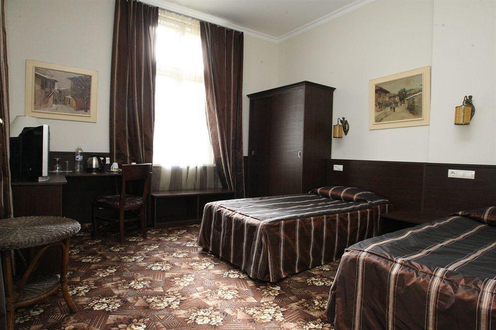 & Restaurant The House Hotel 2*